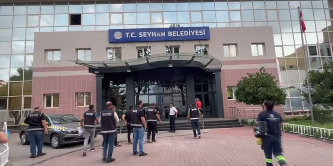 Adana Da Seyhan Ve Ukurova Belediyelerine R Vet Operasyonu Mar