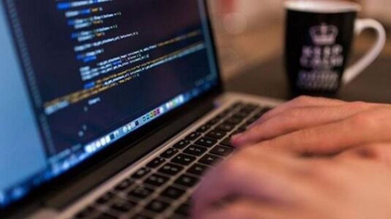 'Eskort' çağırmak istedi, 57 bin lira dolandırıldı!