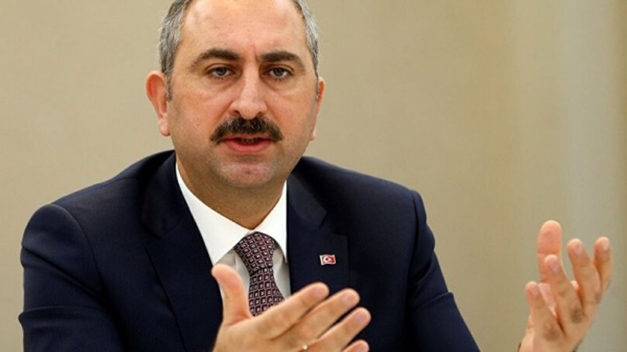 Bakanı Gül: Charlie Hebdo için gerekli girişimler başlatıldı