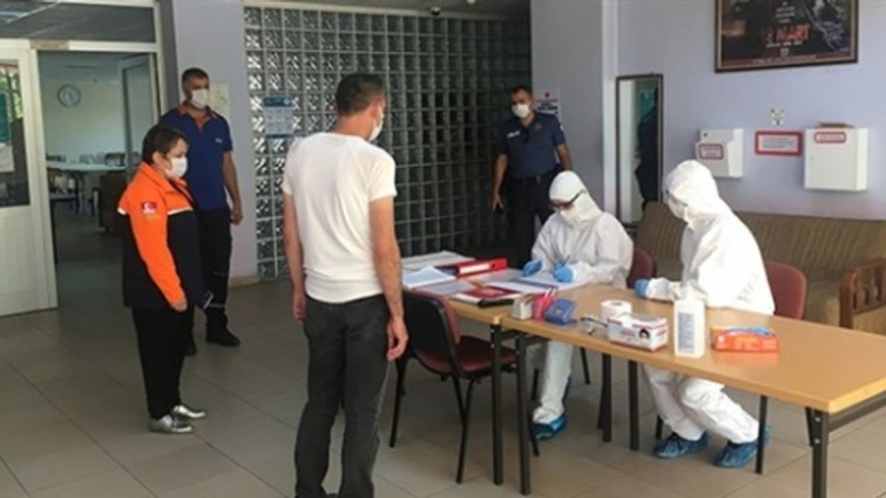 Polis ekiplerine mukavemet eden Kovid-19 hastası yurda yerleştirildi