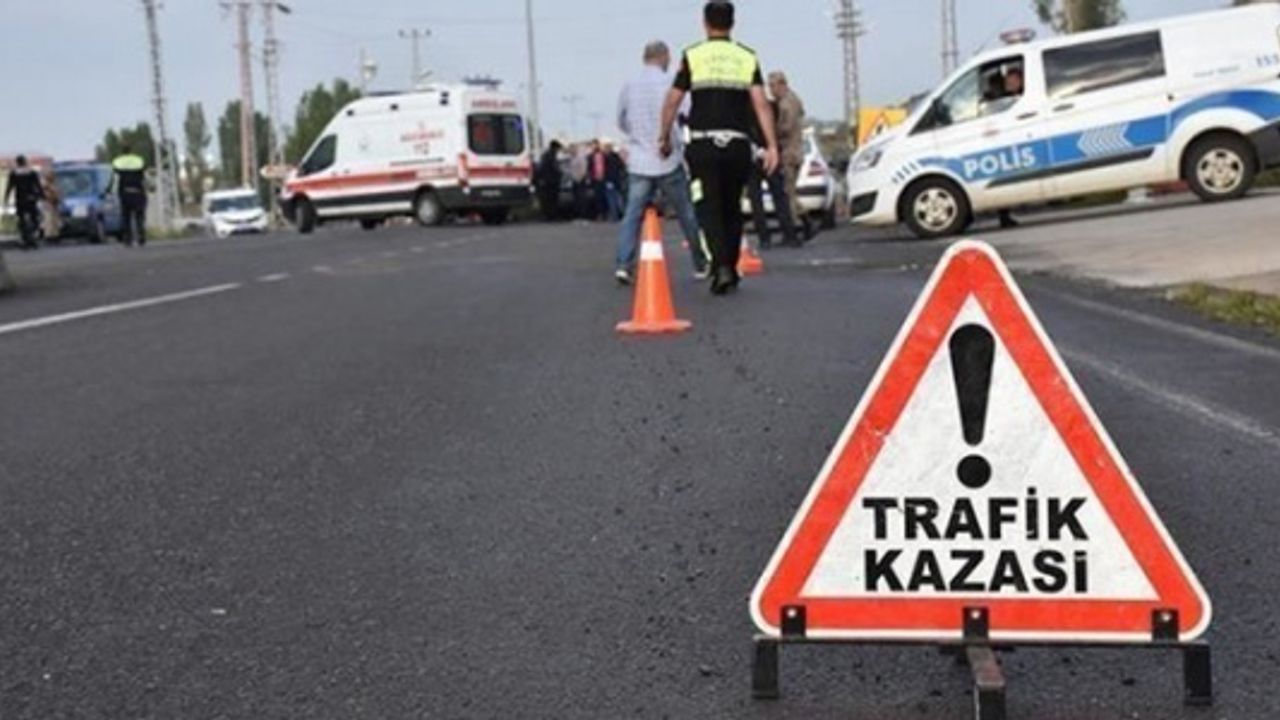 Afyonkarahisar'da belediye otobüsü devrildi: 2 yaralı