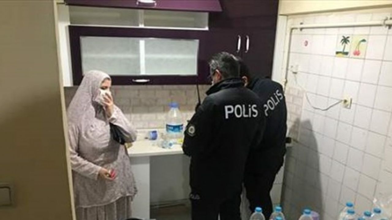 Bursa'da evde düğün yapan 4 kişiye ceza kesildi