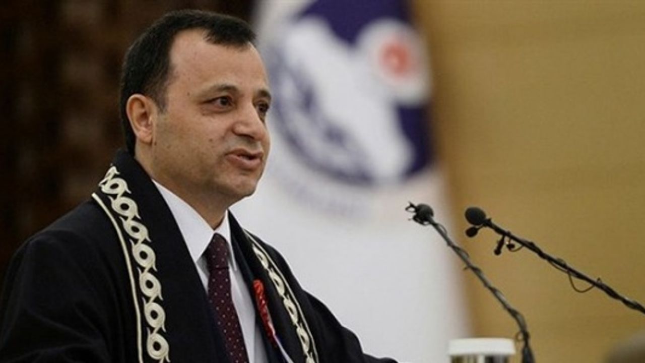AYM Başkanı Arslan: Hukuk sisteminin gözden geçirilmesi zorunlu