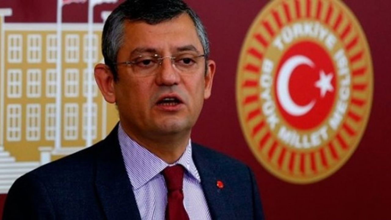 CHP'li Özel'den Ali Erbaş'a: İsraf fetvası vereceksen 5 milyonluk Mercedes'inden başla