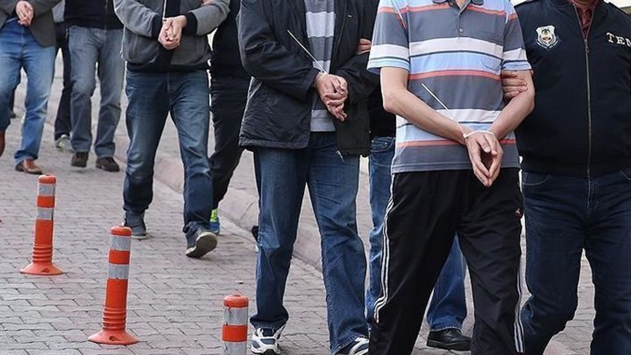 Ankara'da rüşvet operasyonunda 6'sı kamu görevlisi 10 kişi tutuklandı