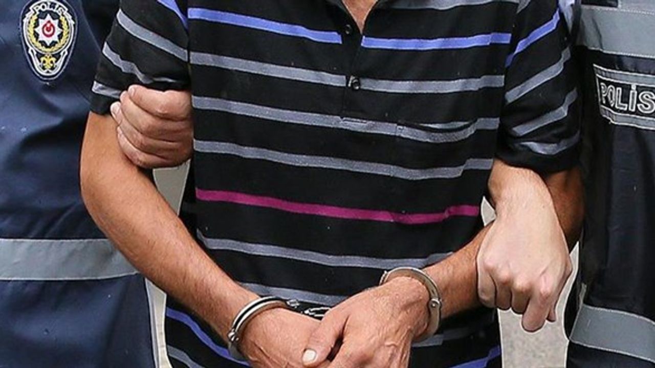 Adana'daki FETÖ yönelik operasyonda yakalanan 8 zanlıdan biri tutuklandı