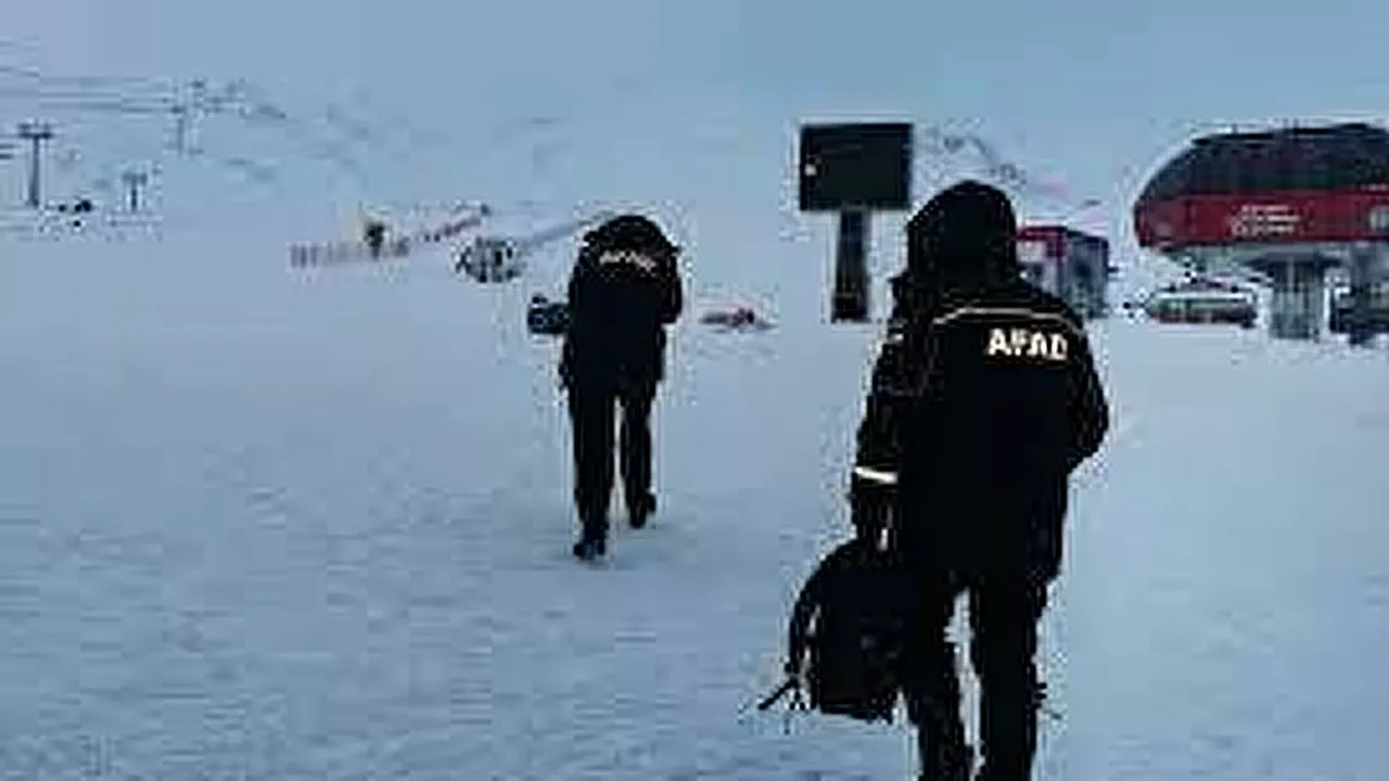 Erciyes'te kar kütlesinin altında kalan Kanadalı diplomat hayatını kaybetti