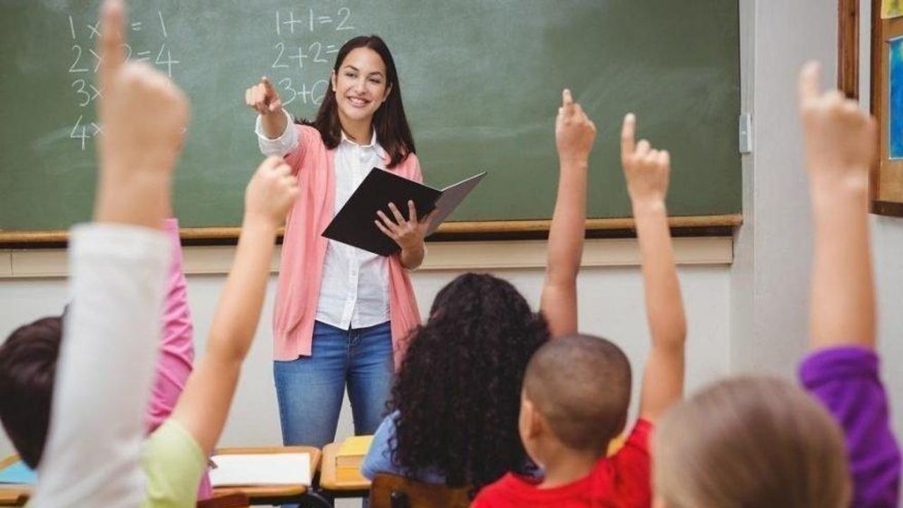 CHP’den Öğretmenlik Meslek Kanunu tepkisi: Öğretmenleri bölmekten başka bir işe yaramaz