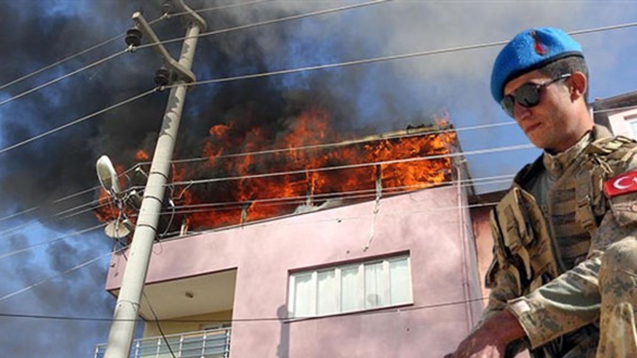 Uzman Çavuş, evinde çıkan yangında hayatını kaybetti