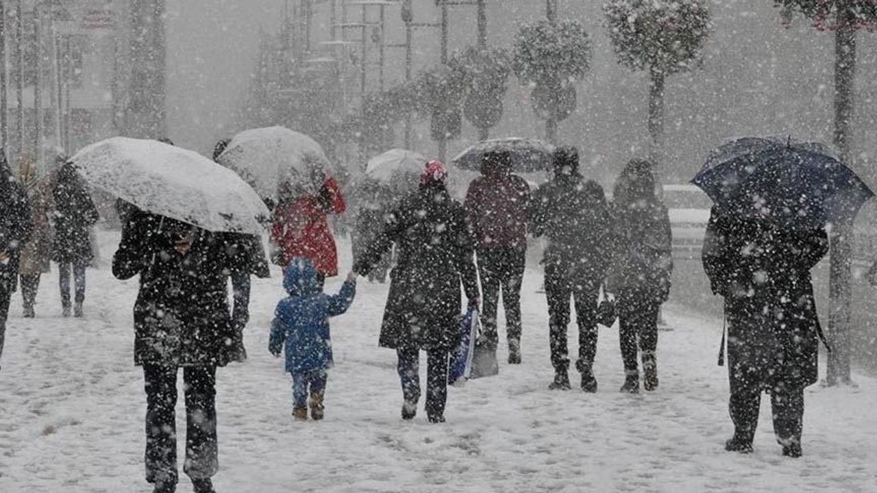 Meteoroloji’den hava durumu açıklaması! 10 il için kuvvetli kar yağışı uyarısı
