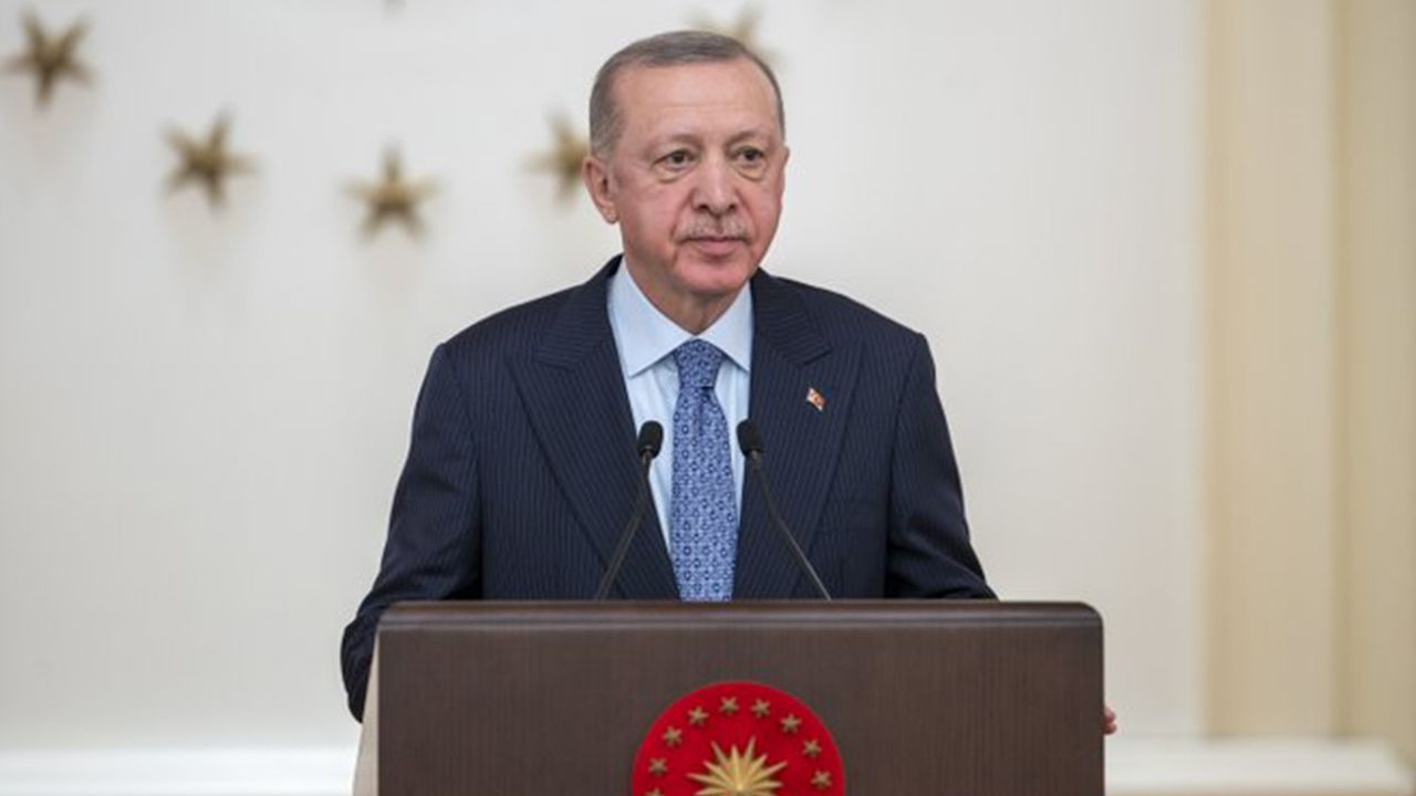 Cumhurbaşkanı Erdoğan, Polonya Cumhurbaşkanı Duda ile ortak basın toplantısında açıklamalarda bulunuyor