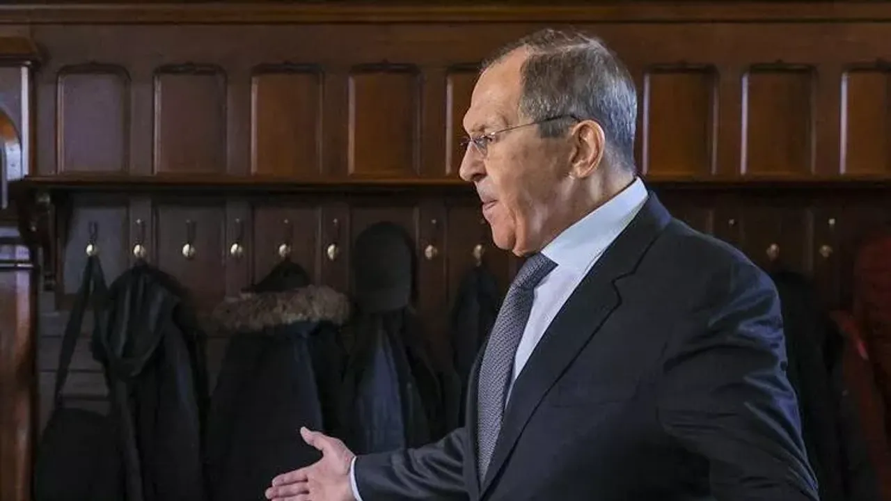Lavrov açıkladı: Ukrayna'ya silah sevkiyatı meşru hedef olacak!