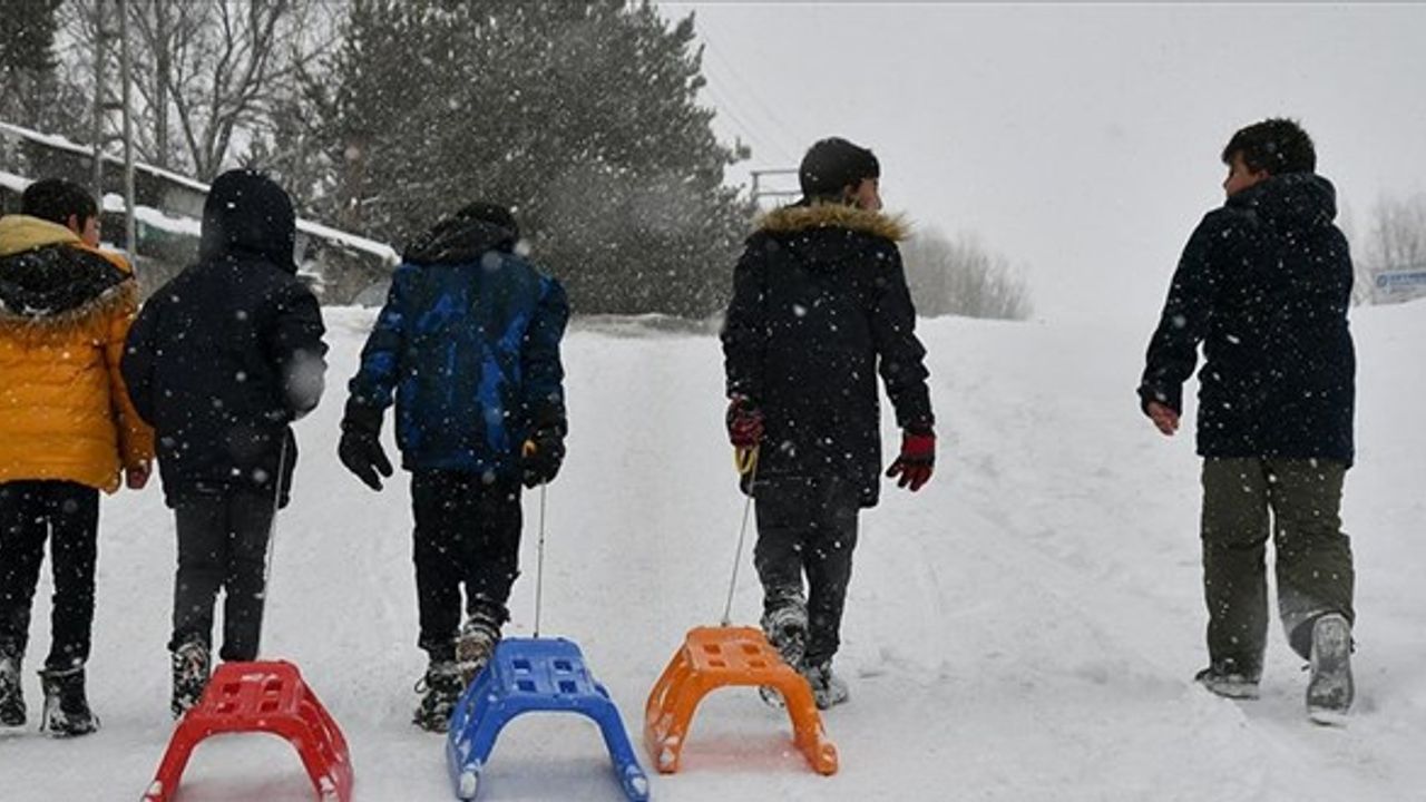 Rize'de kar yağışı nedeniyle eğitime yarın ara verildi