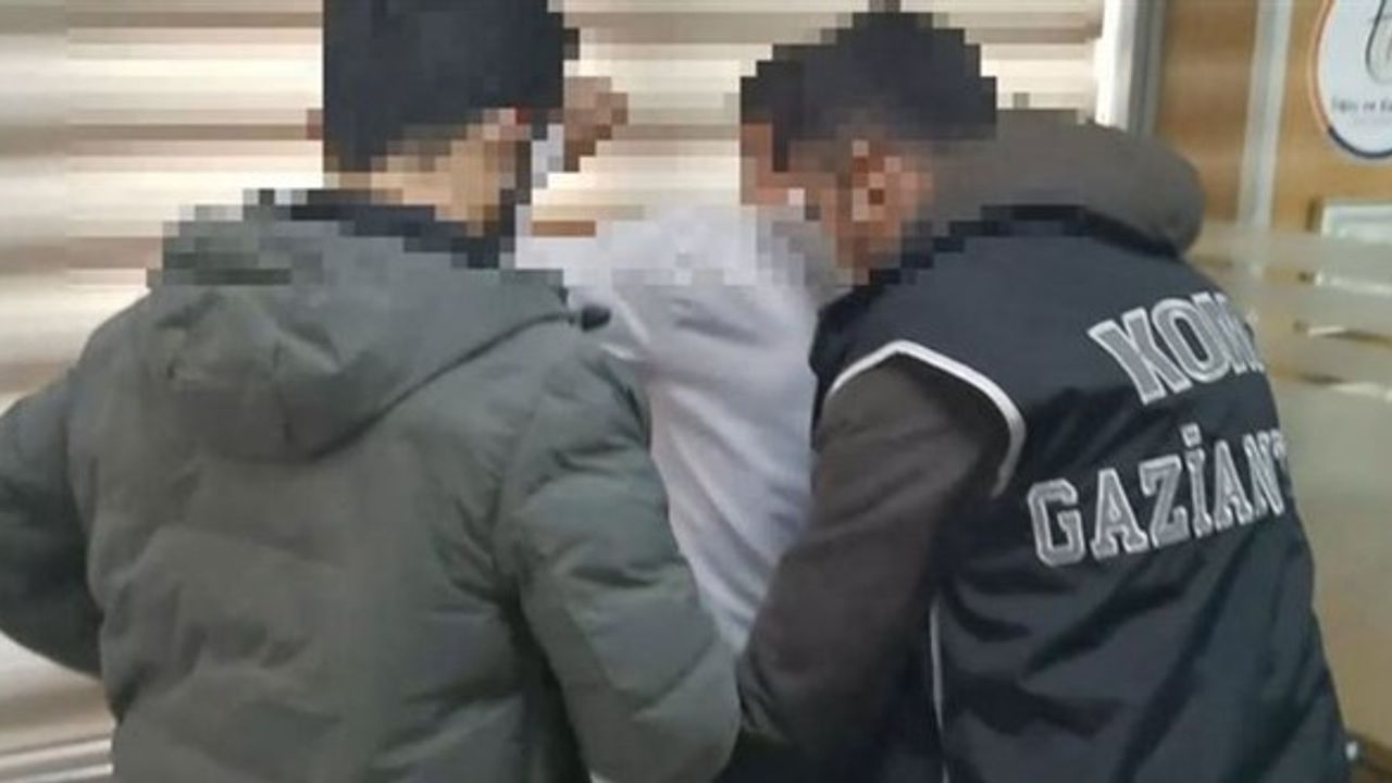 Rüşvet operasyonunda birisi tapu memuru iki şüpheli tutuklandı