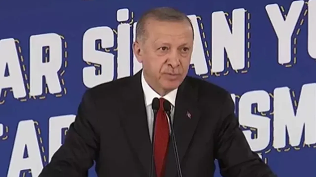 Cumhurbaşkanı Erdoğan "Hayırlı olsun" diyerek duyurdu! "Kredi ve burs ödemeleri..."
