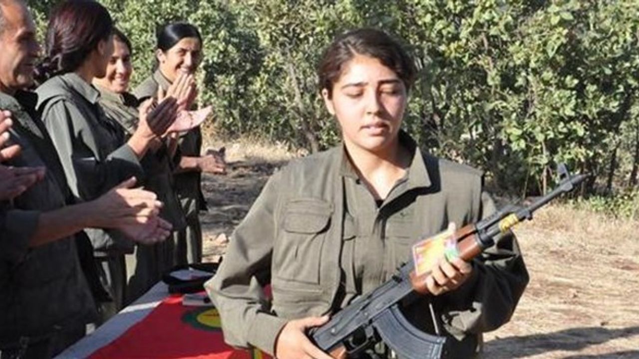 İBB, PKK kampında fotoğrafı çıkan çalışanın adli sicil kaydını paylaştı