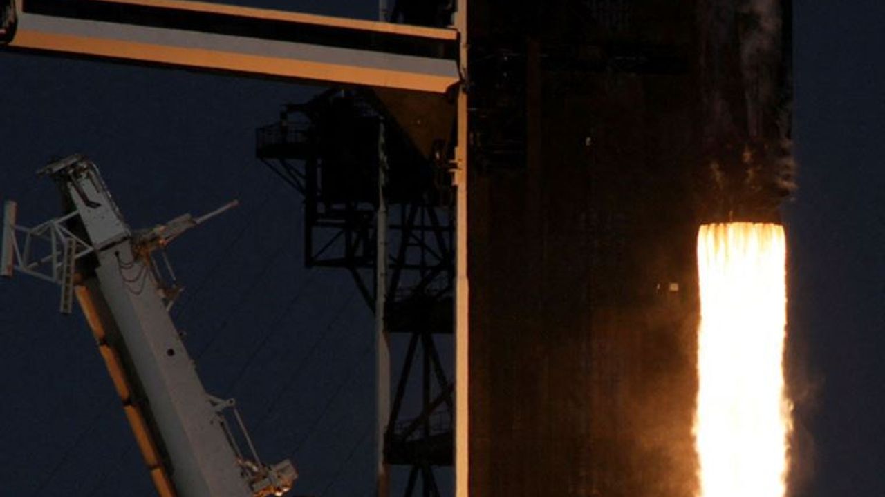 SpaceX, ABD’ye ait istihbarat uydusunu uzaya fırlattı