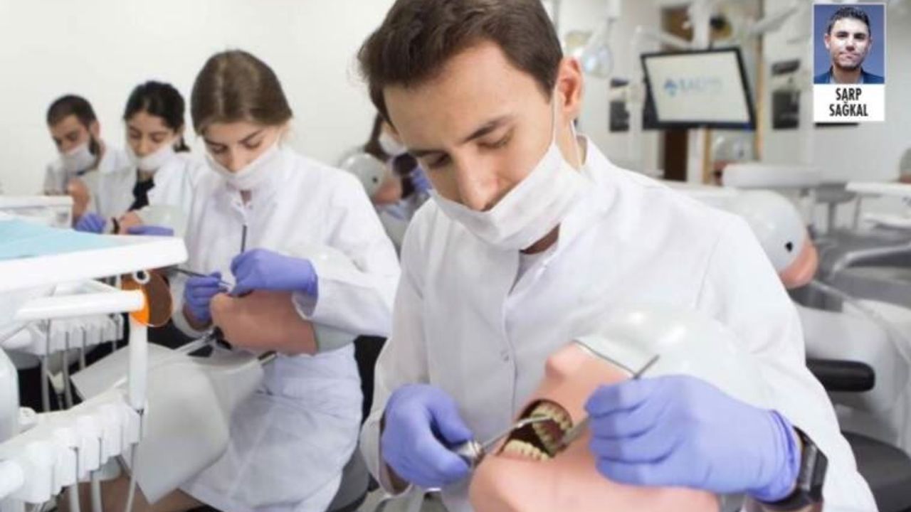 Diş hekimliği fakültesi öğrencileri eğitim materyallerinin ücretini karşılayamıyor