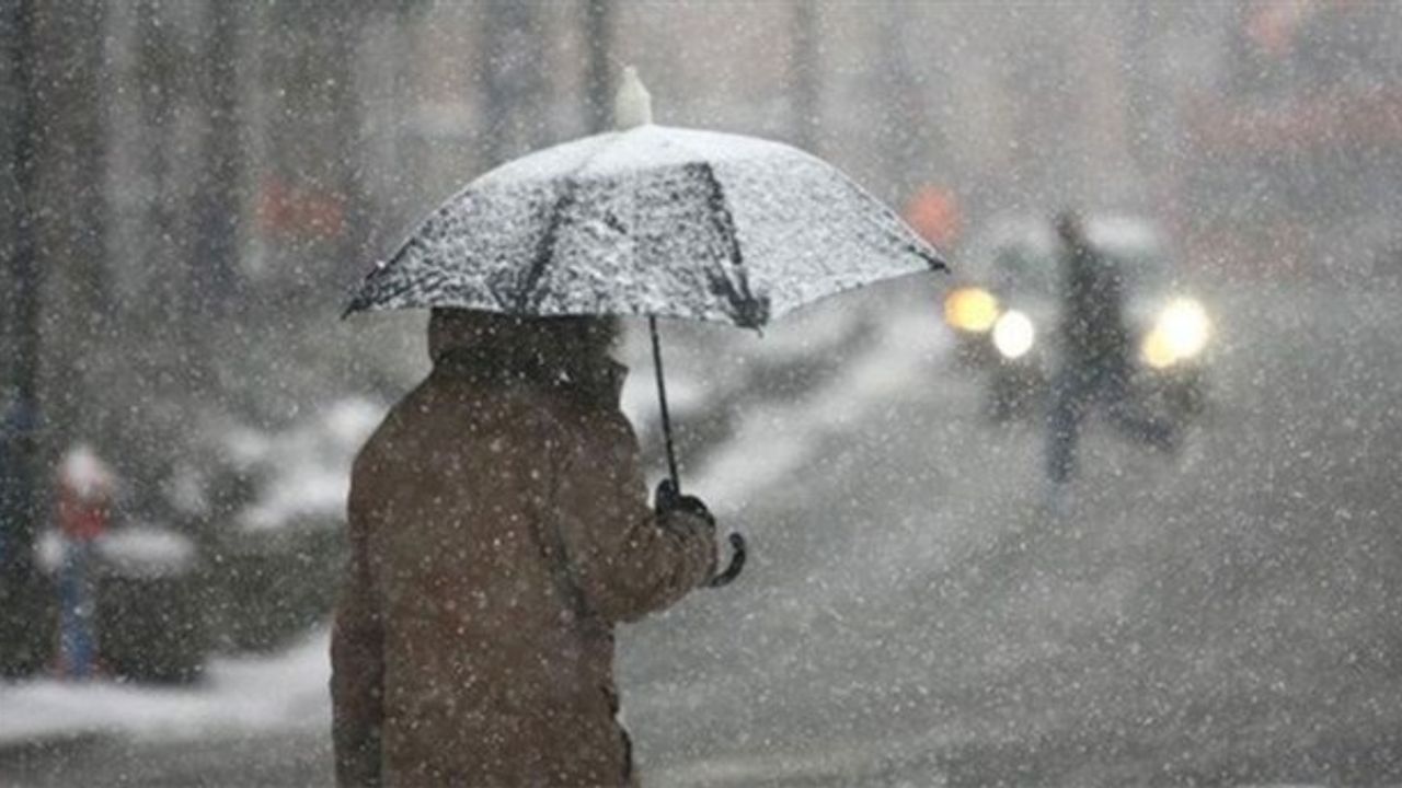İstanbul ve Ankara'da kar yağacak mı? Meteoroloji saat verdi... Türkiye sağanak ve kar yağışının etkisi altında!