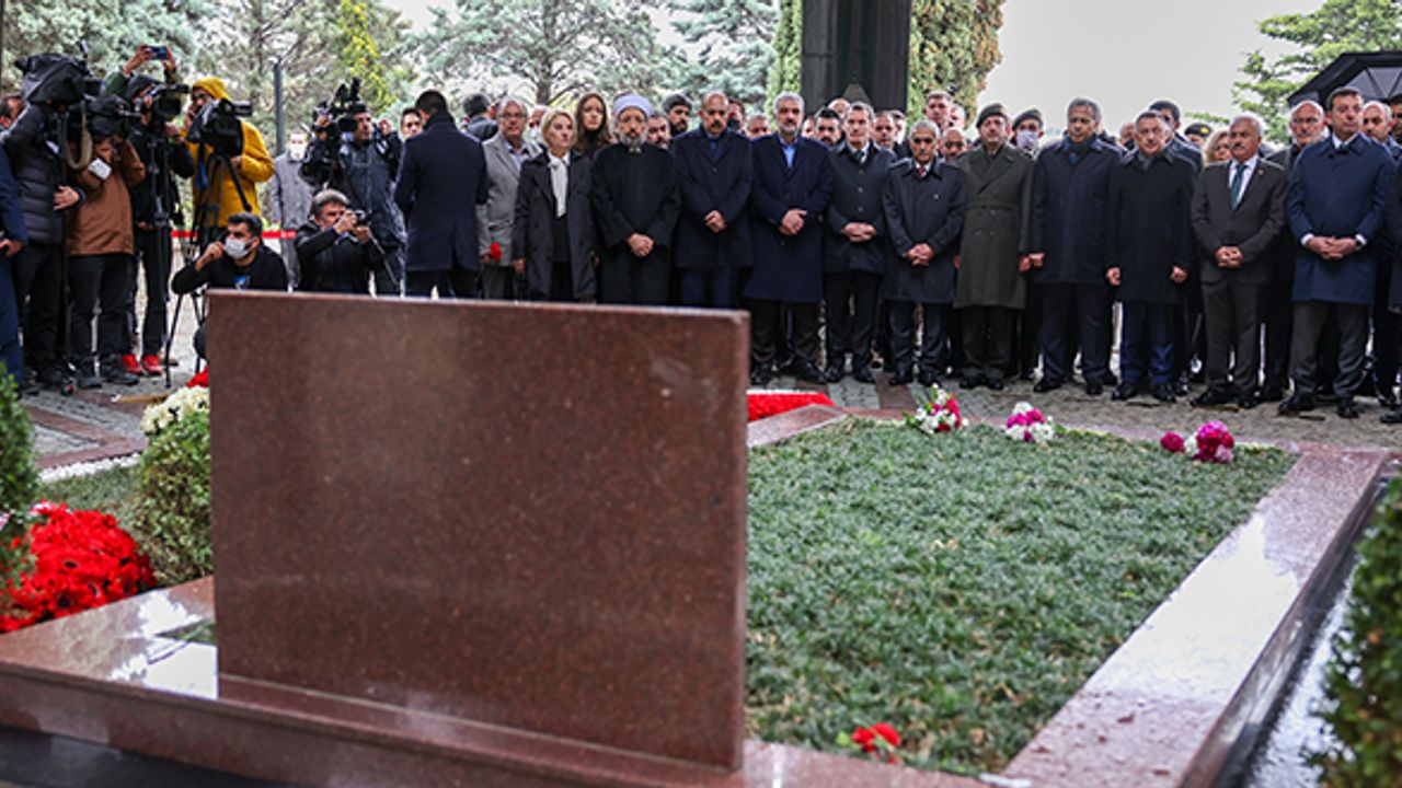 Sekizinci Cumhurbaşkanı Özal için İstanbul'da anma töreni yapıldı