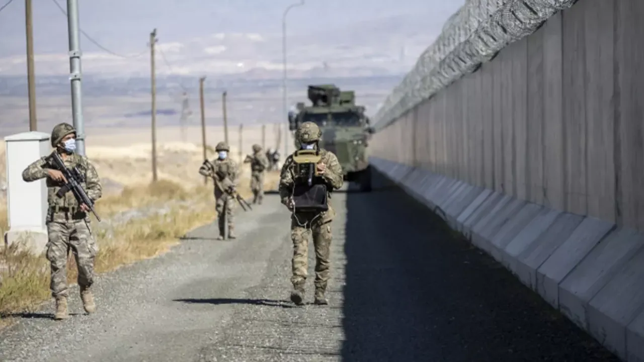 Türkiye, sınır güvenliğini en üst düzeye çıkarıyor: 1028 kilometrelik modüler beton duvar yapıldı