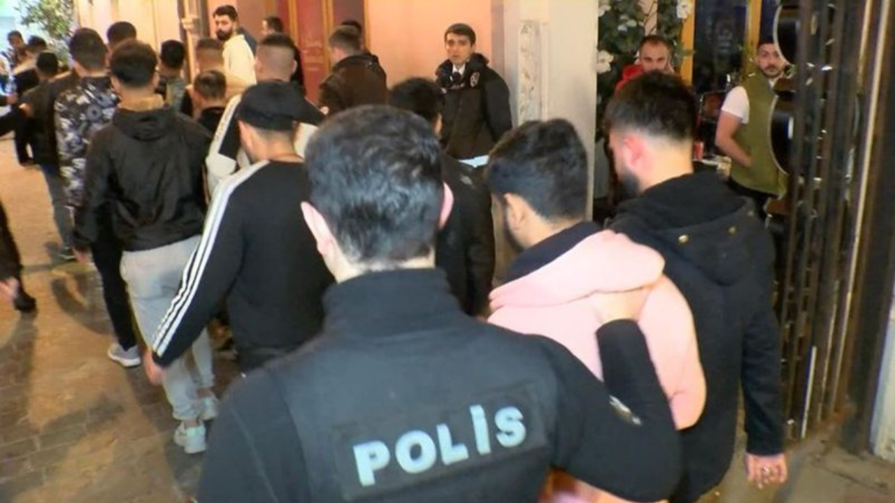 İstanbul'da 7 ilçede düzensiz göçmen denetimi: Bir haftada 3 bin 210 kişi yakalandı