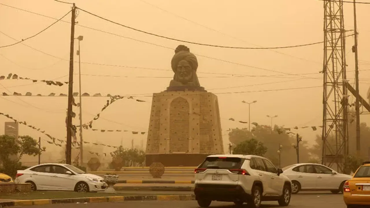 Irak'ta gökyüzü turuncuya boyandı, yüzlerce kişi hastaneye kaldırıldı