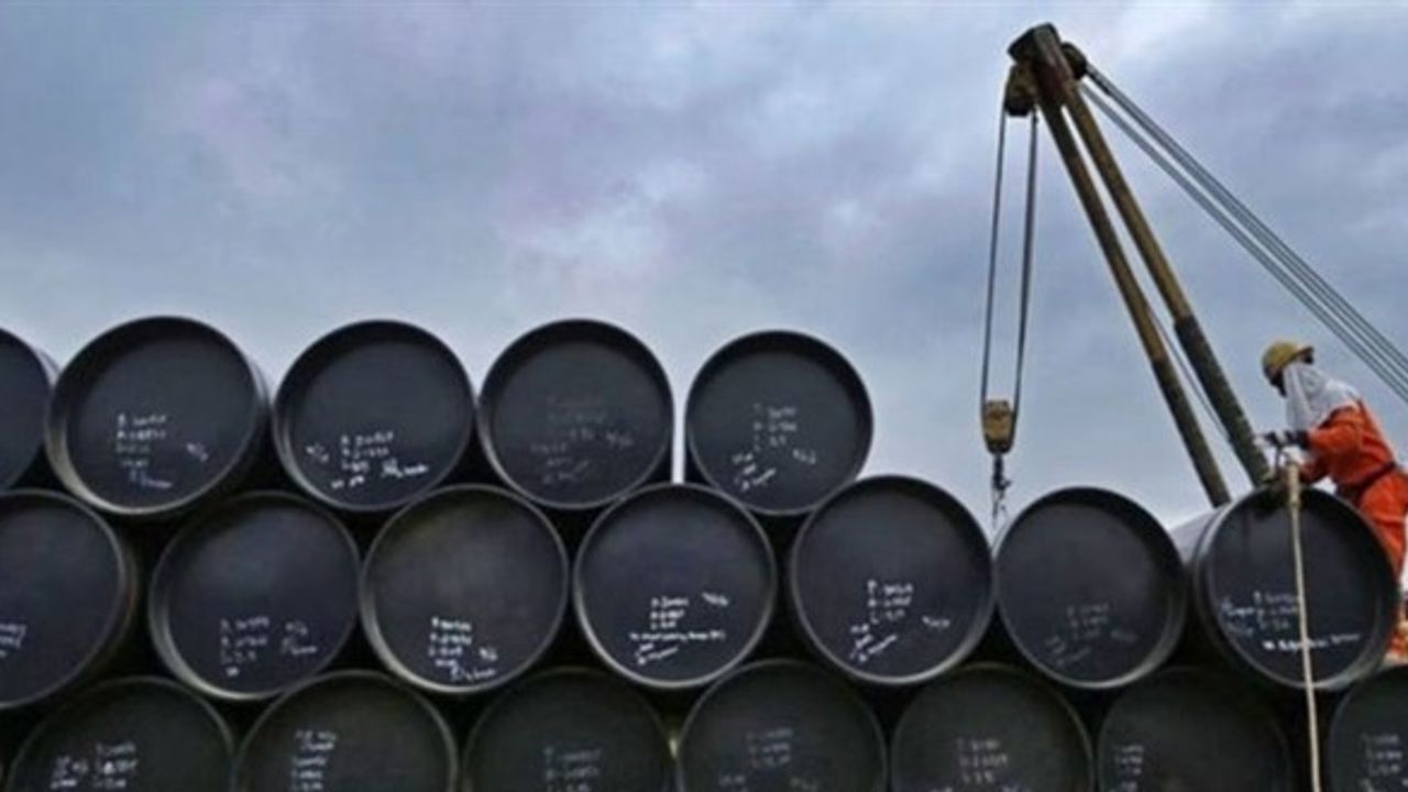 Brent petrolün varil fiyatı 120,06 dolar