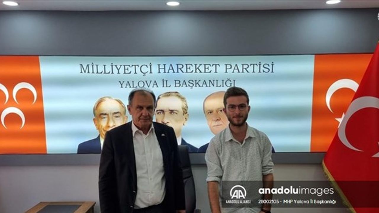 CHP Yalova İl Başkan Yardımcısı partisinden istifa ederek MHP'ye katıldı
