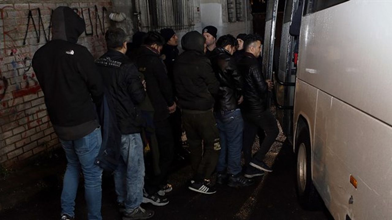 İstanbul'da 449 göçmen daha yakalandı