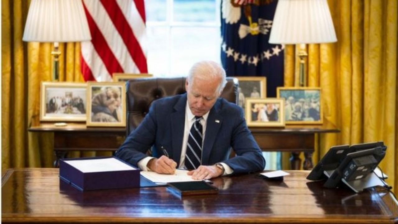 30 yıl sonra bir ilk! ABD Başkanı Biden o yasayı imzaladı