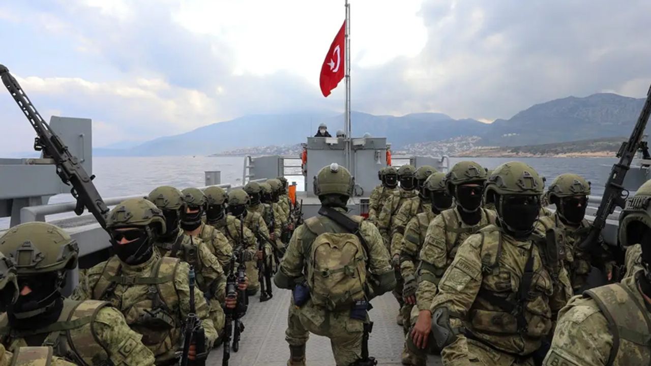 Yeni Şafak yazarı: Yunanistan üzerinden Türkiye'yi savaşa sokmak istiyorlar, savaş Türkiye'yi parçalar!