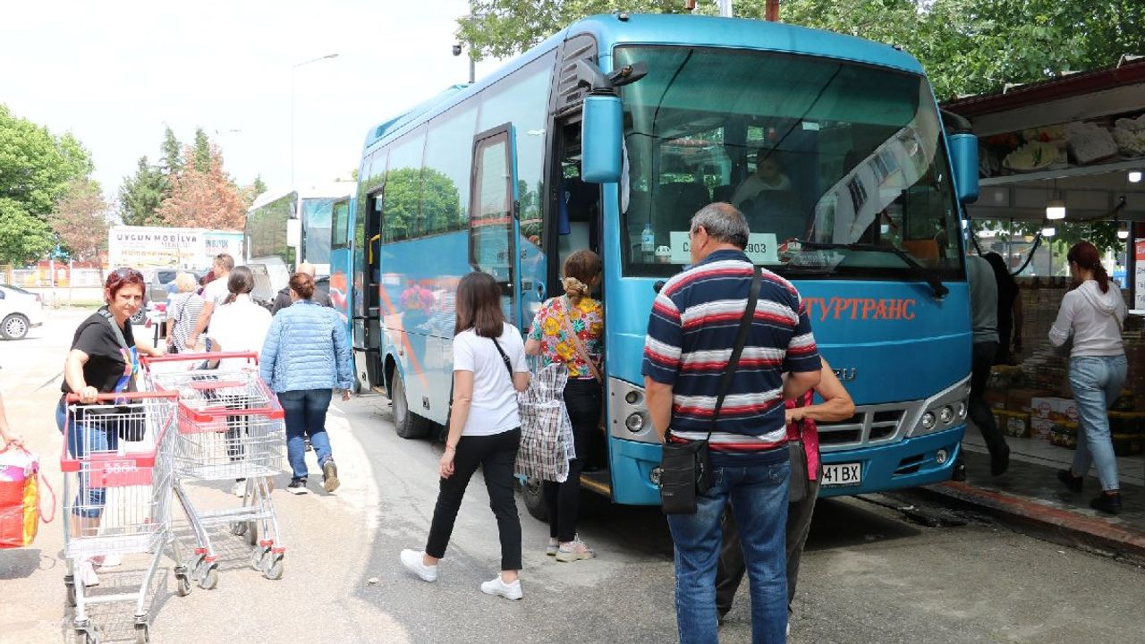 Bulgar turistler Edirne’ye akın etti! Bavullarını ve bagajlarını doldurup geri döndüler