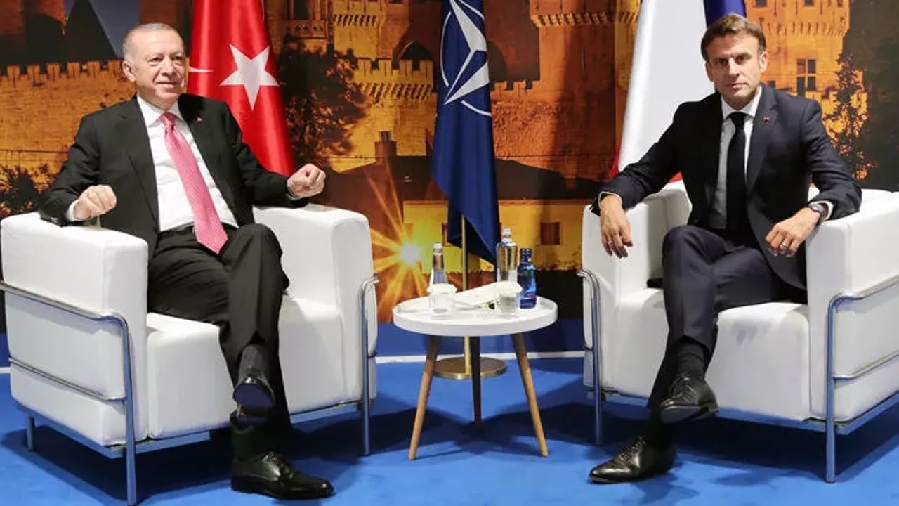 Cumhurbaşkanı Erdoğan NATO Liderler Zirvesi kapsamında Macron ile görüştü