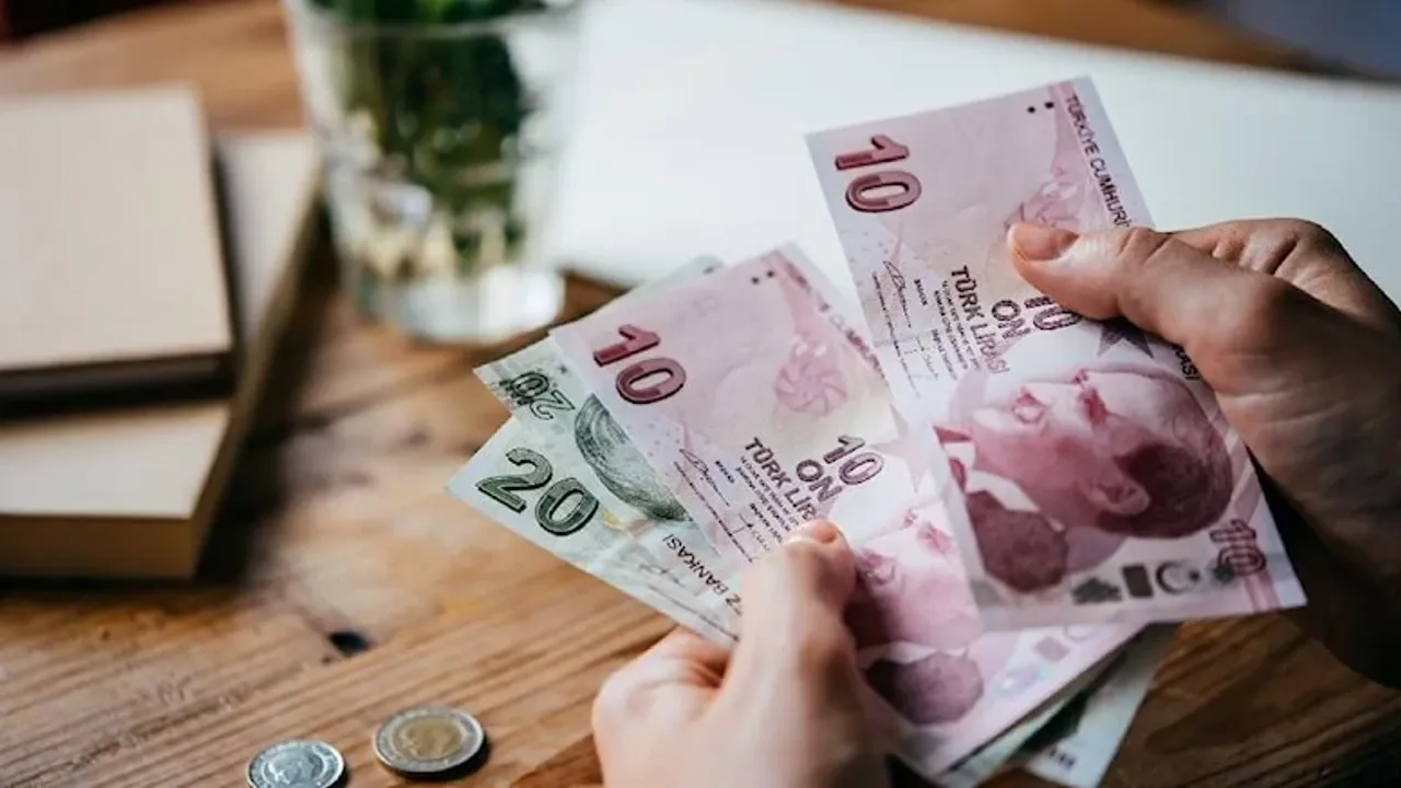 Türk-İş'ten dikkat çeken açıklama: Asgari ücrete ek zam olacak mı?