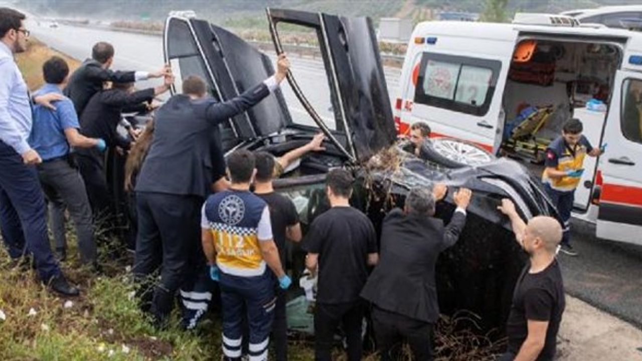 TBMM Başkanı Şentop'un özel kalem ekibinin bulunduğu araç kaza yaptı