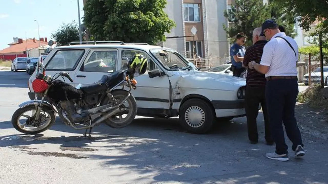 Kütahya'da şaşırtan olay: Motosikletini çaldığı kişinin sürdüğü otomobile çarptı!