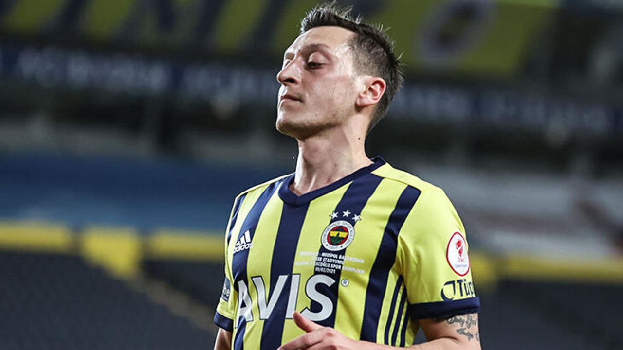 Mesut Özil, Başakşehir'e transfer oldu