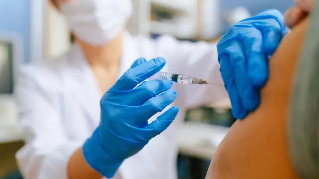 Sağlık Bakanlığı duyurdu! Hatırlatma dozu randevusu açıldı! e- Nabız ve MHRS aşı randevusu nasıl alınır?