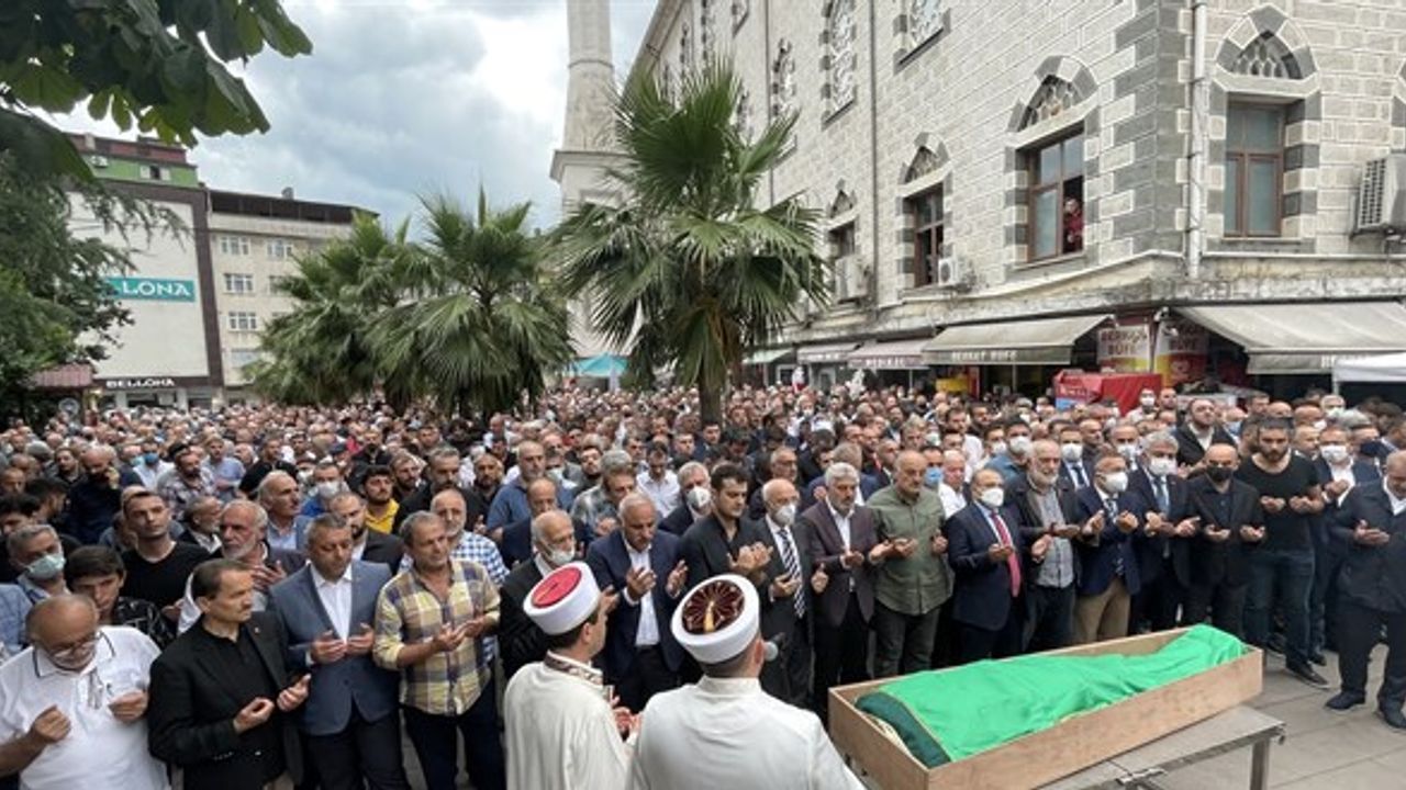 İçişleri Bakanı Soylu'nun kuzeninin cenazesi Trabzon'da defnedildi