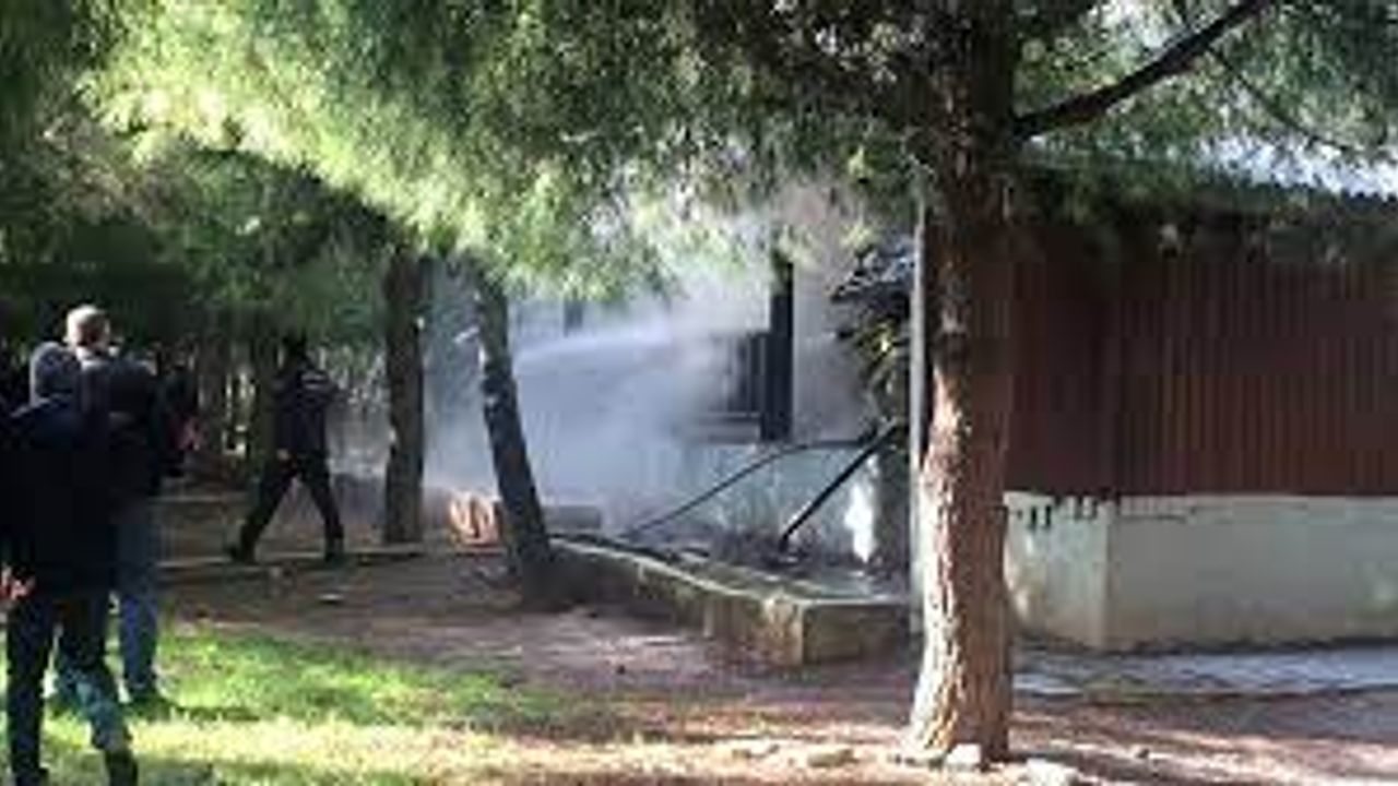 İstanbul'da hastane bahçesinde korkutan yangın