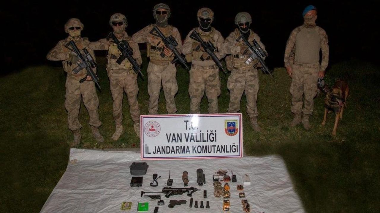 Van’da teröristlere ait silah ve mühimmat ele geçirildi