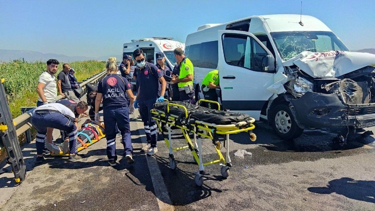Aydın'da feci kaza! 10 kişi yaralandı