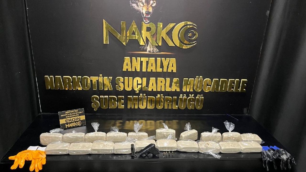 Antalya'da yapılan uyuşturucu operasyonu kapsamında 32 kişi gözaltına alındı