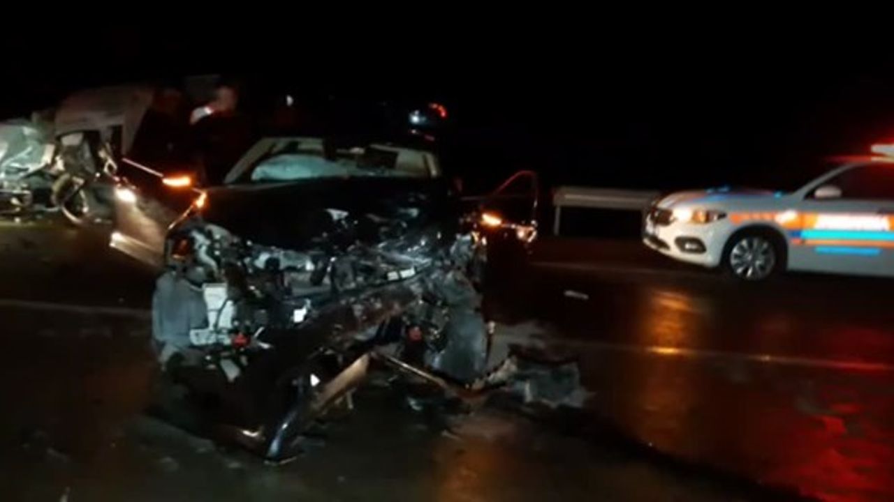 Sinop'ta meydana gelen trafik kazasında 4 kişi öldü, 1 kişi yaralandı