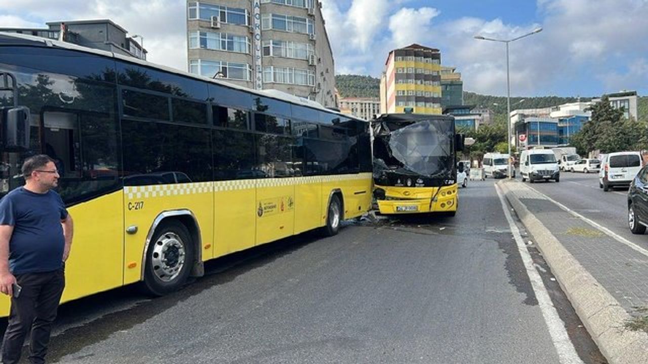 İki İETT otobüsü çarpıştı: 1 kişi yaralandı