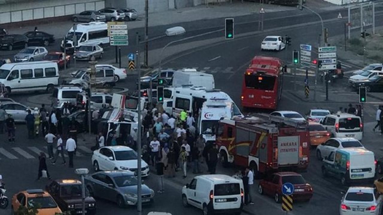 Ankara'da ambulans kazası! Sağlık çalışanları yaralandı