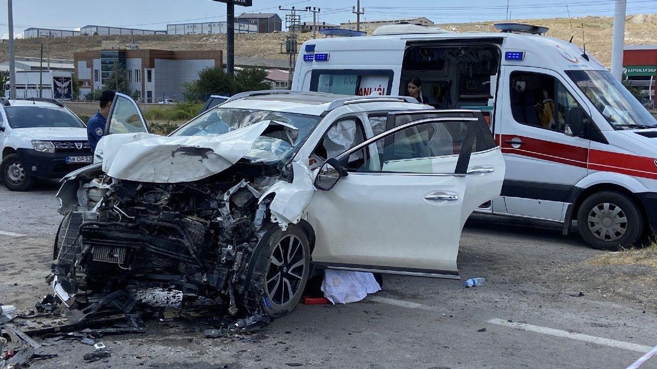 Sivas’ta trafik kazası: 1 kişi hayatın kaybetti