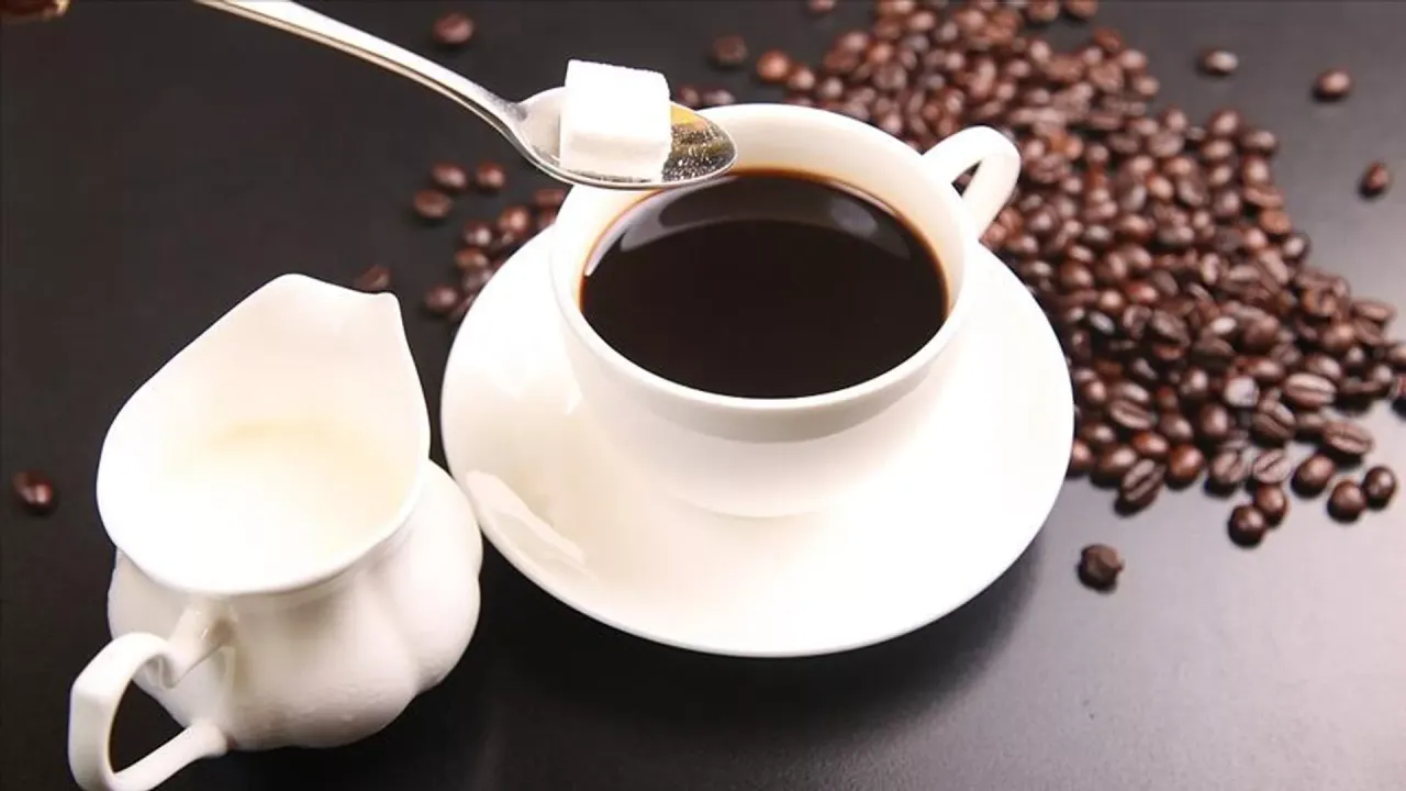 Kahve ve çay bağımlılarını üzecek haber! Eğer böyle içiyorsanız...