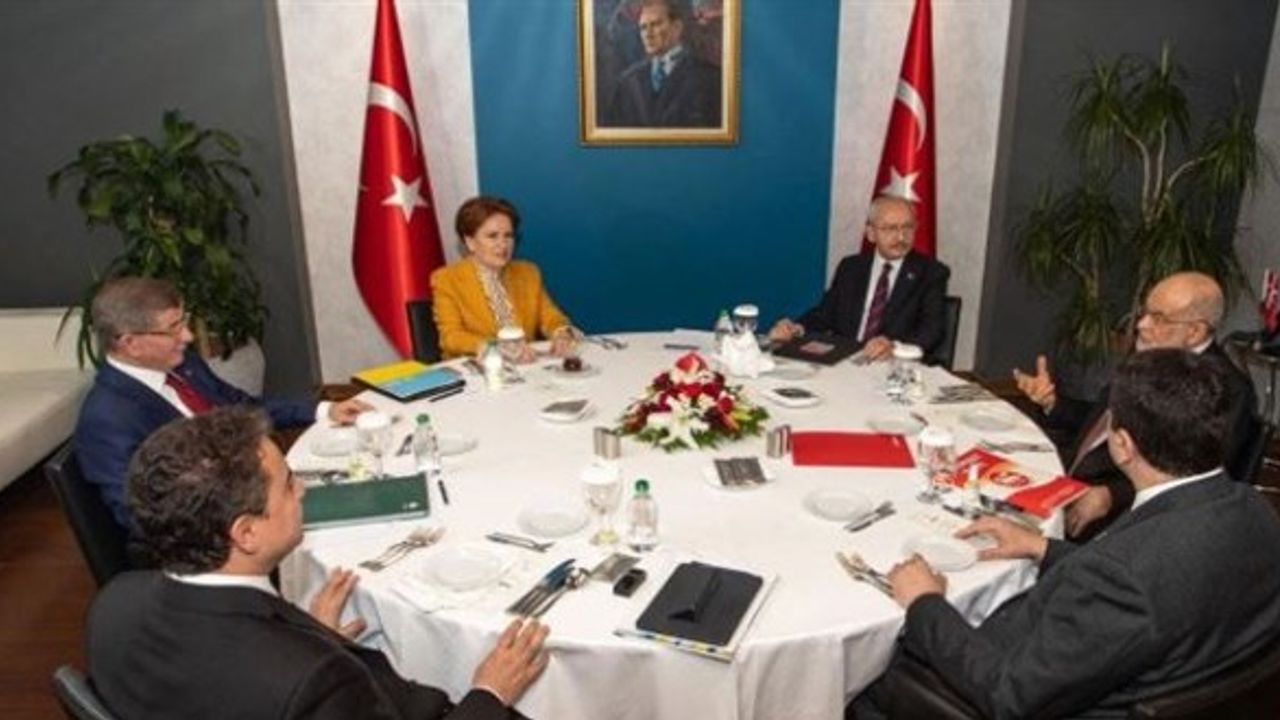 Davutoğlu'ndan Cumhurbaşkanlığı adayı açıklaması! Kılıçdaroğlu aday olmak istediğini söyledi mi?